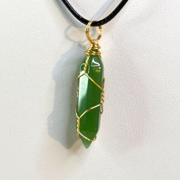 Green Aventurine Wire Wrapped Pendant Necklace With Adjustable Black Cord - Picture 2 of 8